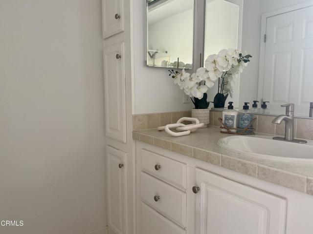 7 Wisteria Way, Ventura CA: https://media.crmls.org/mediaz/443243ff-79d0-4530-8fb1-f1c2bc86aa44.jpg