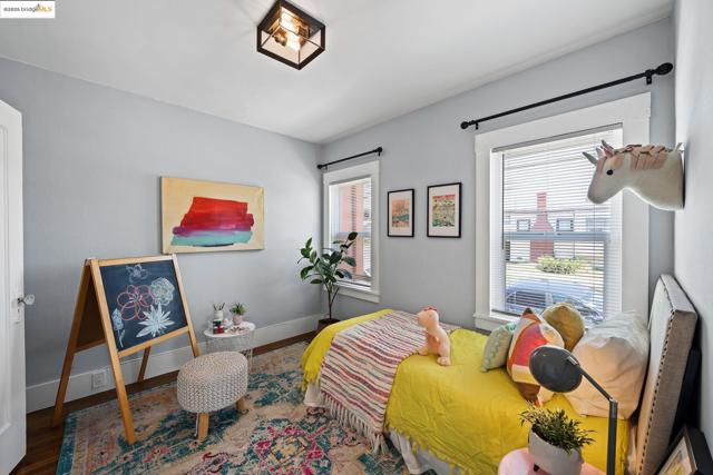 1547 68Th Ave, Oakland CA: https://media.crmls.org/mediaz/4432c4d3-a2cf-4d7b-9d5c-ada4f1e36d4b.jpg