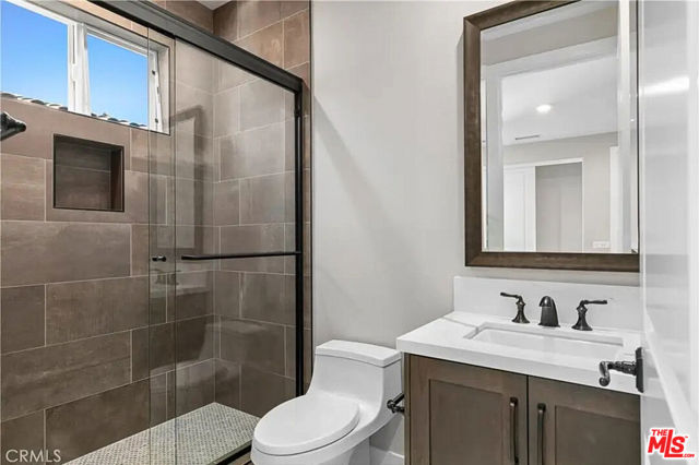 20517 W Deer Grass Court, Porter Ranch CA: https://media.crmls.org/mediaz/4432f61d-1a47-4e4d-a752-5b1beddddad8.jpg