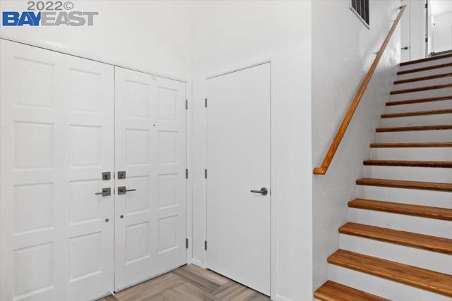 21 Lisa Ct, Brentwood CA: https://media.crmls.org/mediaz/44330147-f4f7-480e-9cd7-48859635c60e.jpg
