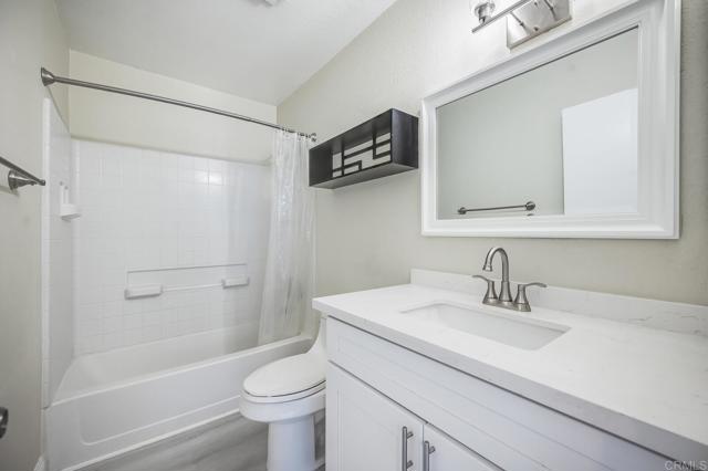 Detail Gallery Image 22 of 32 For 2112 E Vista Way #10,  Vista,  CA 92084 - 3 Beds | 2/1 Baths