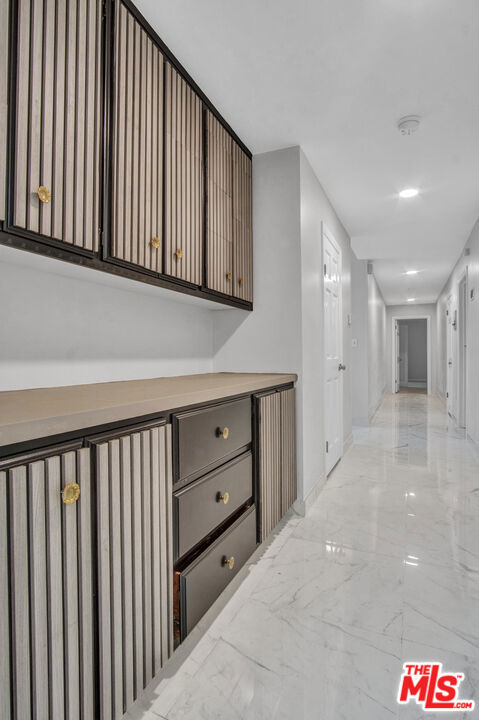 11410 Canton Drive, Studio City CA: https://media.crmls.org/mediaz/443488a2-cdcf-4288-a15b-06cb45861f21.jpg