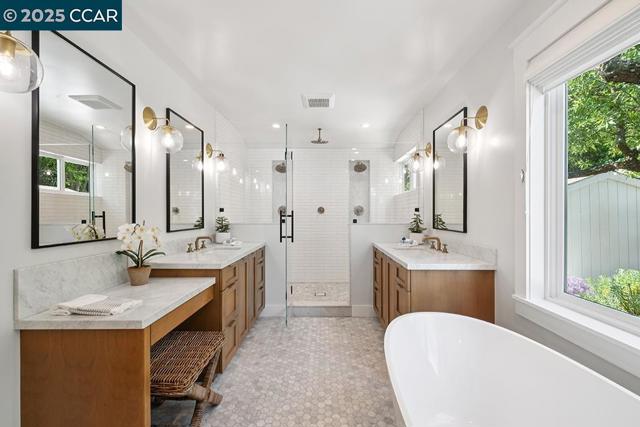 3108 Del Oceano Dr, Lafayette CA: https://media.crmls.org/mediaz/44349231-e784-4a45-a22a-5f45267d06f6.jpg