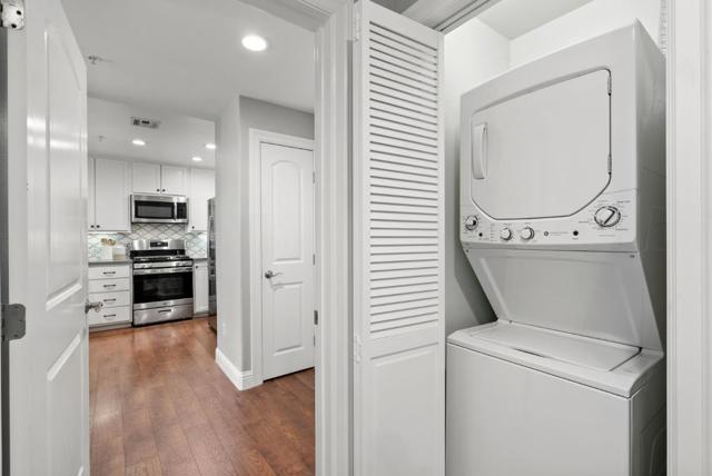 618 Walnut Street, San Carlos CA: https://media.crmls.org/mediaz/44352fa5-beb7-4ca5-8b18-e92393f06e13.jpg