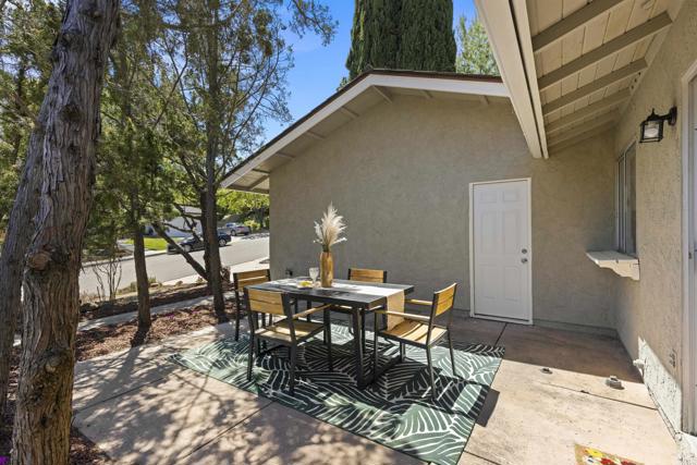 11370 Paseo Albacete Avenue, San Diego CA: https://media.crmls.org/mediaz/4435a9ce-5afe-40f9-b6e6-137209210a7a.jpg