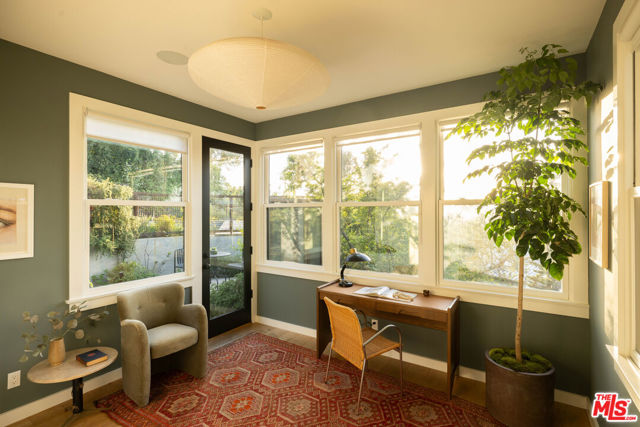 Image 16 of 57 For 2206 Micheltorena Street