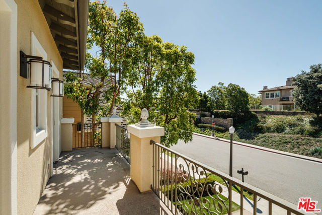 7413 Coastal View Drive, Los Angeles, California 90045, 5 Bedrooms Bedrooms, ,4 BathroomsBathrooms,Single Family Residence,For Sale,Coastal View,24430928