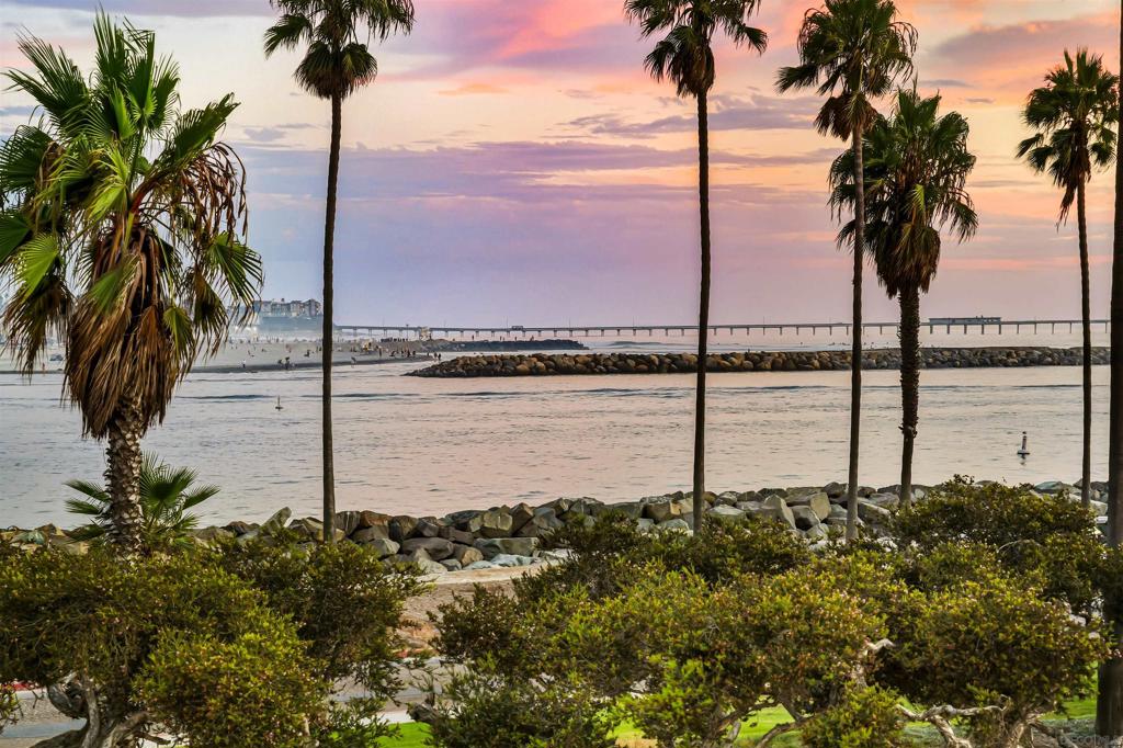 https://media.crmls.org/mediaz/4437f6e8-d8db-43d9-9883-95d9f8ae9c7d.jpg?preset=X-Large