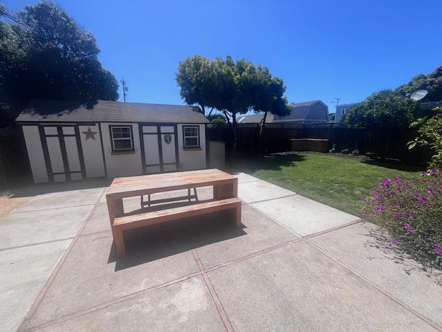 908 Bancroft Ave, Half Moon Bay CA: https://media.crmls.org/mediaz/443813d9-6931-4bf6-b322-0bacc61c5f3c.jpg
