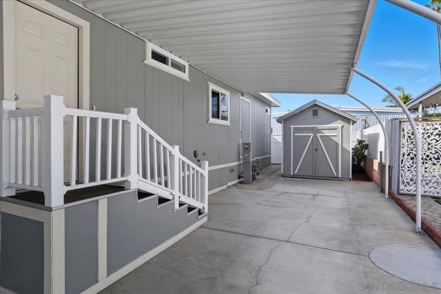 7023 San Bartolo Street, Carlsbad CA: https://media.crmls.org/mediaz/443936cc-d5ee-48c0-8242-3d8572586bc6.jpg