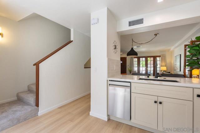8666 Villa La Jolla Dr, La Jolla CA: https://media.crmls.org/mediaz/44399123-b2dc-4761-a02a-1e6ab302223b.jpg