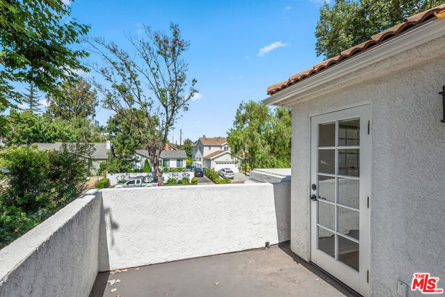 4744 Norwich Avenue, Sherman Oaks CA: https://media.crmls.org/mediaz/443a54b0-eb99-4317-b32f-67809cc00291.jpg