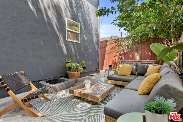 1205 Appleton Way, Venice CA: https://media.crmls.org/mediaz/443ab534-ec00-4495-af81-0d71e8146654.jpg