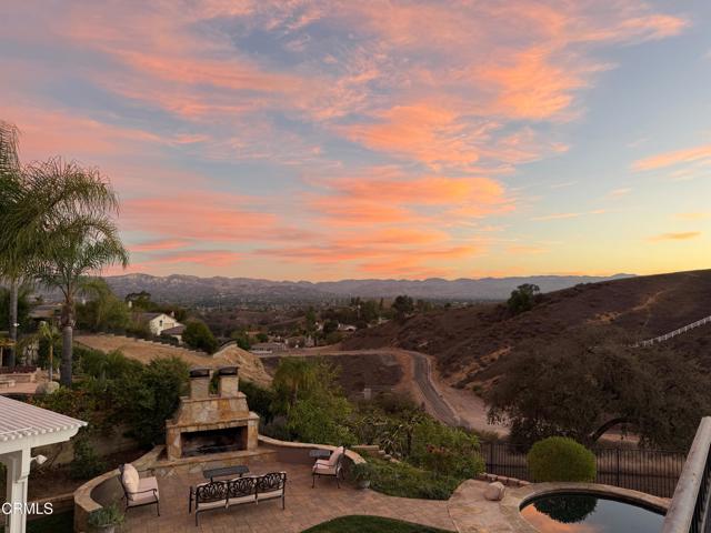 490 Peter Place, Simi Valley CA: https://media.crmls.org/mediaz/443aff4e-540e-4fe5-9340-d1c085e7bea2.jpg