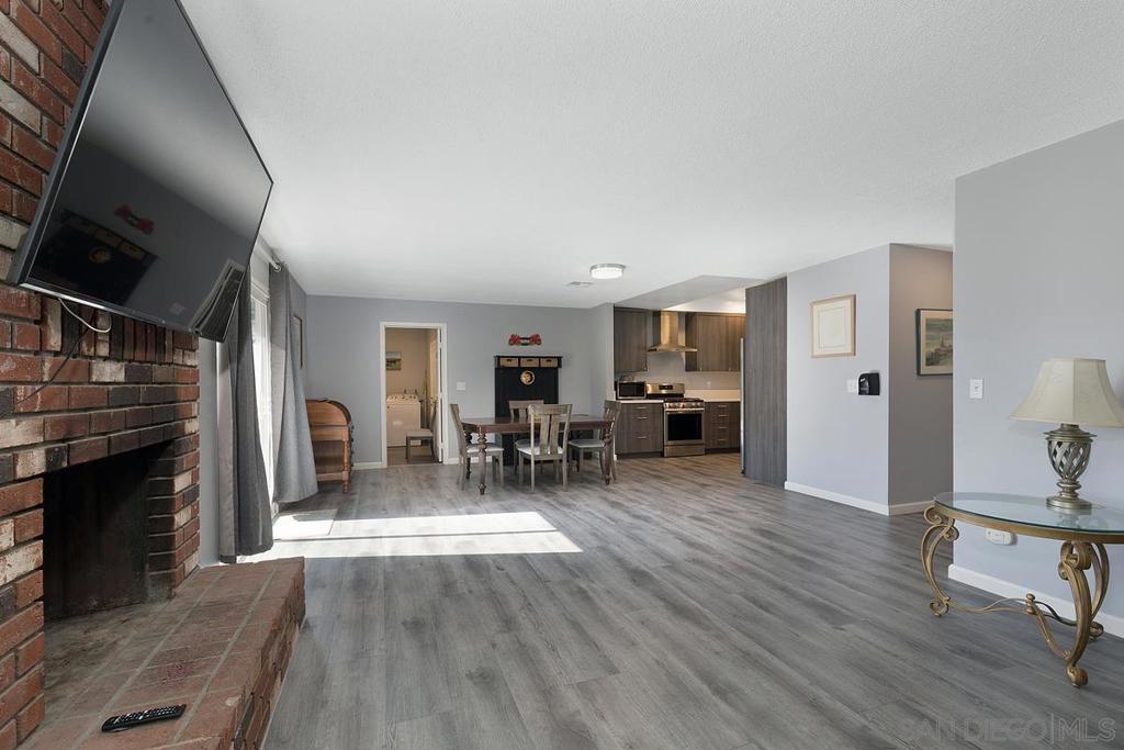 MLS #250018551SD img 4