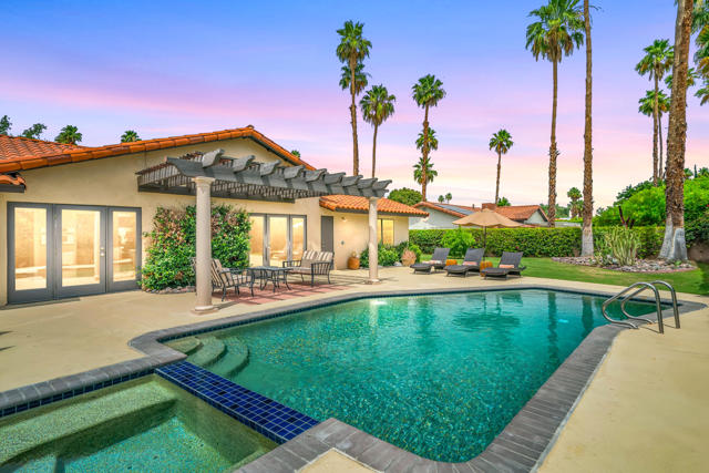 2305 E Sonora Road, Palm Springs CA: https://media.crmls.org/mediaz/443be489-b63a-4c34-b807-4164b4cd31df.jpg