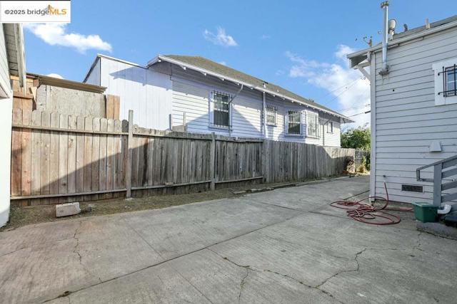 5540 E 17Th St, Oakland CA: https://media.crmls.org/mediaz/443c69fe-23c0-4008-a7ea-c94a7f38e5b8.jpg