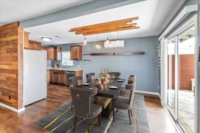 570 Casanova Avenue, Monterey CA: https://media.crmls.org/mediaz/443cc649-12eb-4e6c-b047-bfe742894ae6.jpg