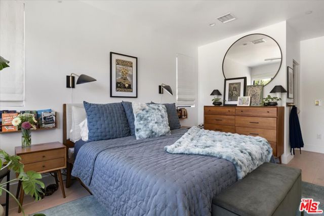 3225 Rowena Avenue, Los Angeles CA: https://media.crmls.org/mediaz/443d6b6a-772f-4e6e-a738-b6b7df323316.jpg