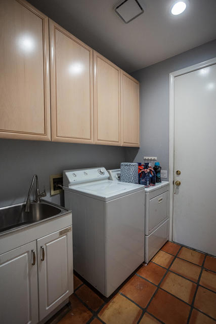 78970 Del Monte Court, La Quinta CA: https://media.crmls.org/mediaz/443e76a9-cdd4-4736-a98a-286d169877f0.jpg