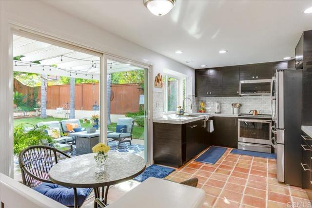 Detail Gallery Image 5 of 12 For 13411 Appalachian Way, San Diego,  CA 92129 - 3 Beds | 2/1 Baths