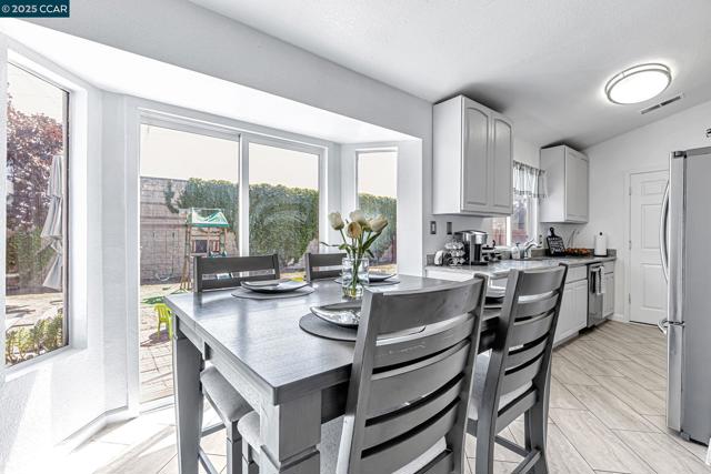 1771 Schooner Way, Pittsburg CA: https://media.crmls.org/mediaz/443f50c6-a144-4c65-8dc4-6c70ef292e84.jpg