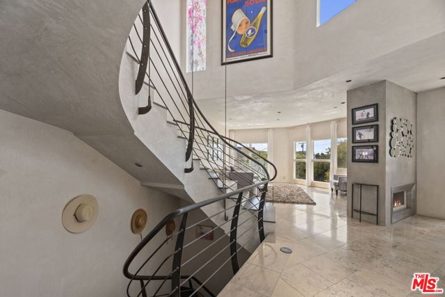 2115 3rd Street, Santa Monica CA: https://media.crmls.org/mediaz/443fa4ac-066a-4b30-8343-27e3a3813b46.jpg