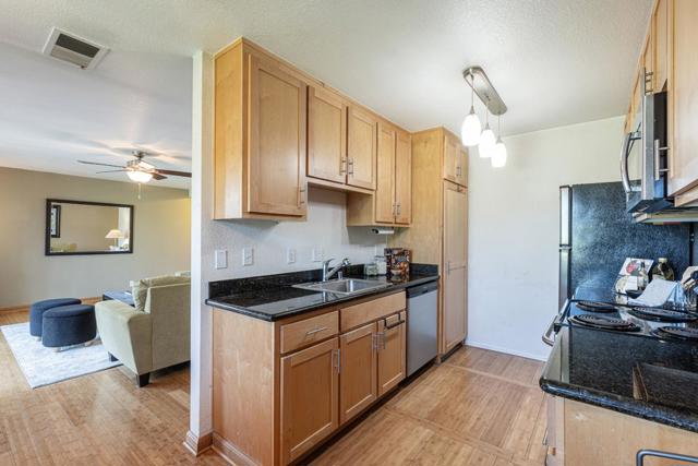 900 Cambridge Drive, Benicia CA: https://media.crmls.org/mediaz/443fe431-9e1e-407b-827f-c6be10765683.jpg