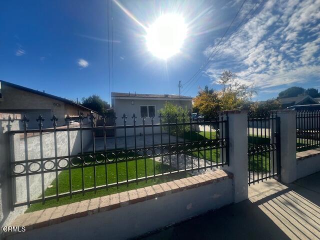 15712 Vintage Street