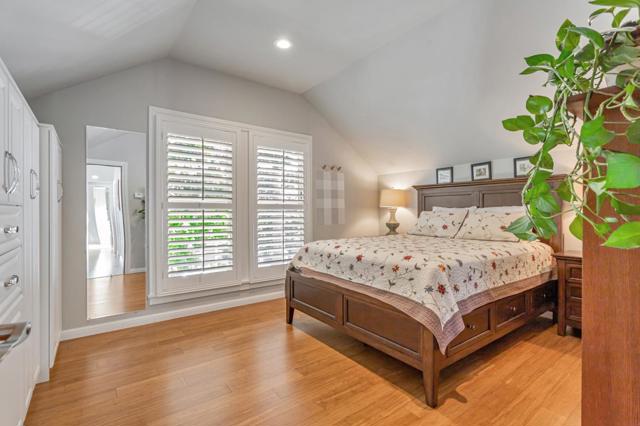 512 2nd Street, Santa Cruz CA: https://media.crmls.org/mediaz/44407ce3-b349-4c25-9cad-fdf00c50e38a.jpg