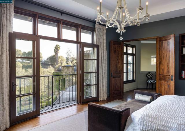42 Tappan Ln, Orinda CA: https://media.crmls.org/mediaz/4440fea4-668a-42b2-963d-0f8732c66f85.jpg