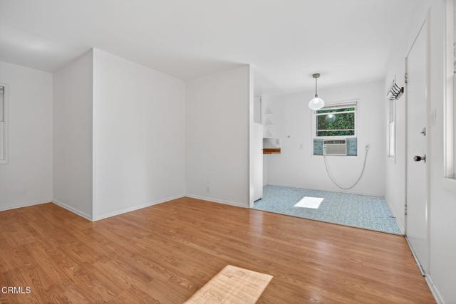 1211 Cruzero Street, Ojai CA: https://media.crmls.org/mediaz/44410206-ca87-4e24-9517-67697871fe3c.jpg