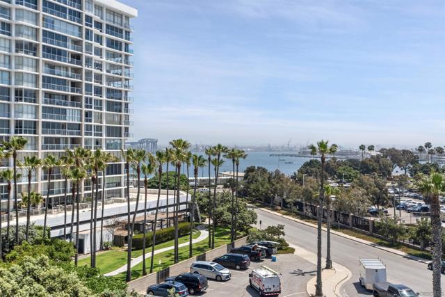 1830 Avenida Del Mundo, Coronado CA: https://media.crmls.org/mediaz/4441113a-a410-40c6-a4d0-7001d10d195d.jpg