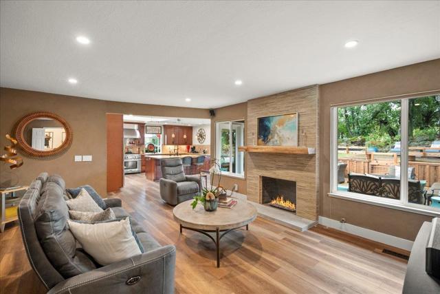 6641 Leyland Park Drive, San Jose CA: https://media.crmls.org/mediaz/4442105a-119b-422b-ab83-4c7262299af2.jpg