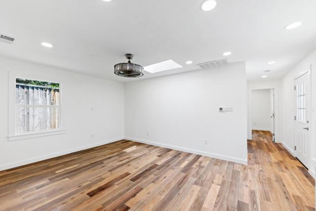 616 Redwood Ave, Redwood City CA: https://media.crmls.org/mediaz/44427482-2b6f-431b-a5b2-1d1b6d8108ed.jpg