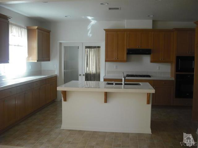 Detail Gallery Image 3 of 6 For 191 Morning Breeze Ln, Port Hueneme,  CA 93041 - 4 Beds | 2/1 Baths