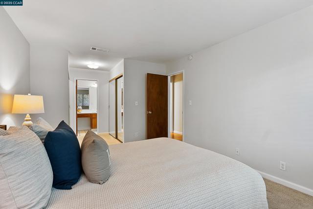 1383 Hull Ln, Martinez CA: https://media.crmls.org/mediaz/444317fe-31bb-44df-a2fd-8dba5140efc7.jpg