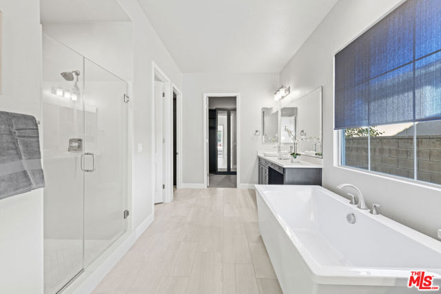 24220 Sterling Ranch Road, West Hills CA: https://media.crmls.org/mediaz/4443ed3f-d1f6-452c-99ef-7e78f8d3bcf6.jpg