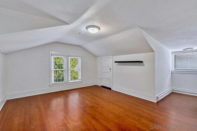 1312 3Rd St, Coronado CA: https://media.crmls.org/mediaz/44446026-0124-4b91-a1d1-ddbb071add0a.jpg