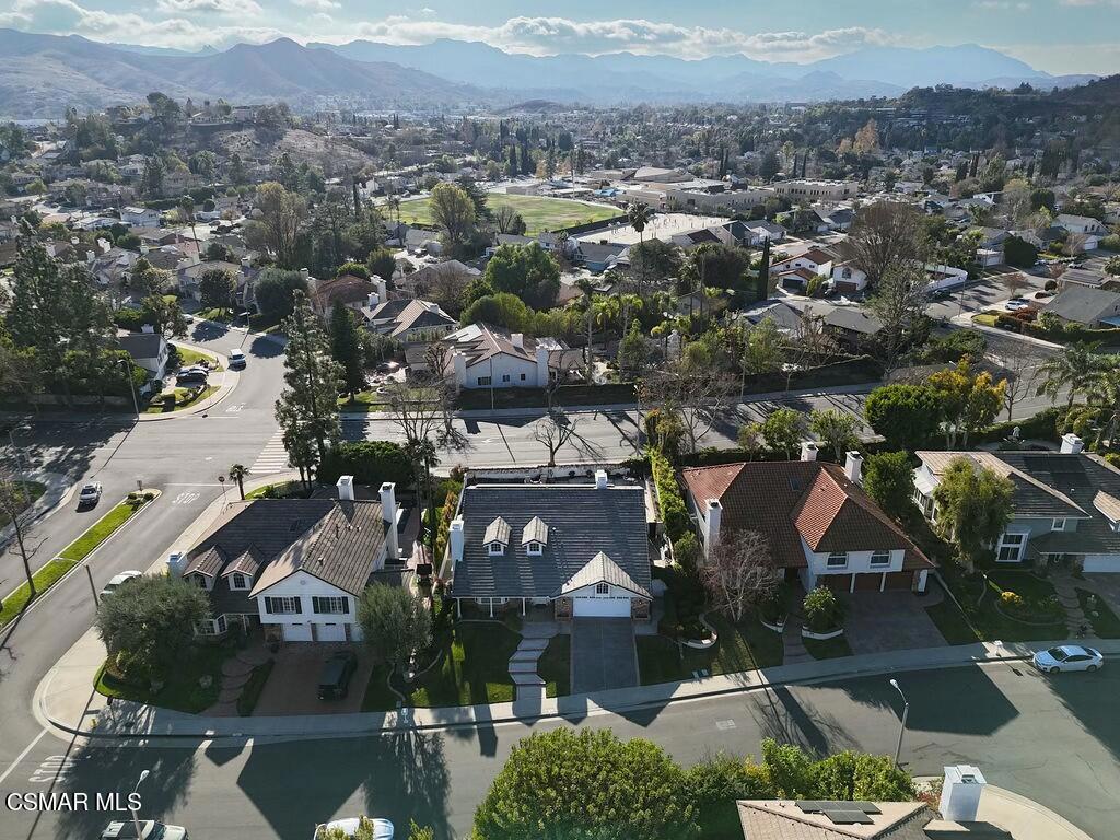 https://media.crmls.org/mediaz/44447358-5537-41f6-9951-e529f7e0f64b.jpg?preset=X-Large
