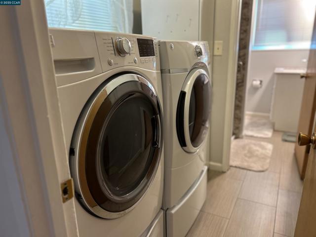 826 Veale, Martinez CA: https://media.crmls.org/mediaz/44447987-967d-4429-90ca-d8722aba1d58.jpg