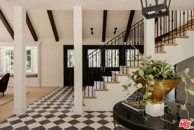 6 Bed Home for Sale in Los Angeles, California