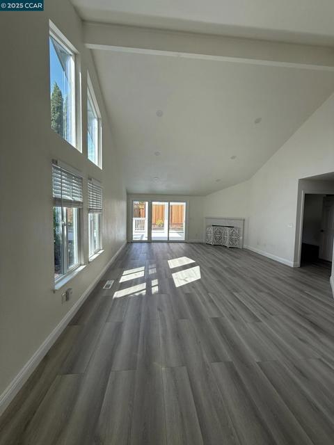 797 Orinda Ct, Fairfield CA: https://media.crmls.org/mediaz/44459b67-01bc-4fa7-a2a6-39abd672ba43.jpg
