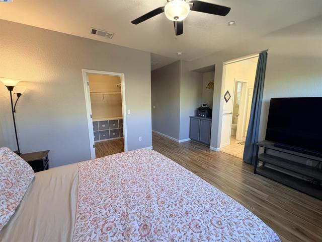 1611 Marina, Brentwood CA: https://media.crmls.org/mediaz/4445a137-2274-4f39-a2fe-f51c66775bcb.jpg