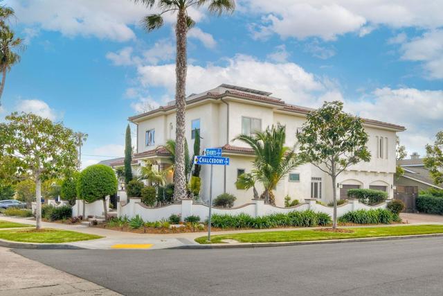 4790 Everts Street, San Diego CA: https://media.crmls.org/mediaz/44466e08-895b-4311-bb5c-cf9379c47c56.jpg