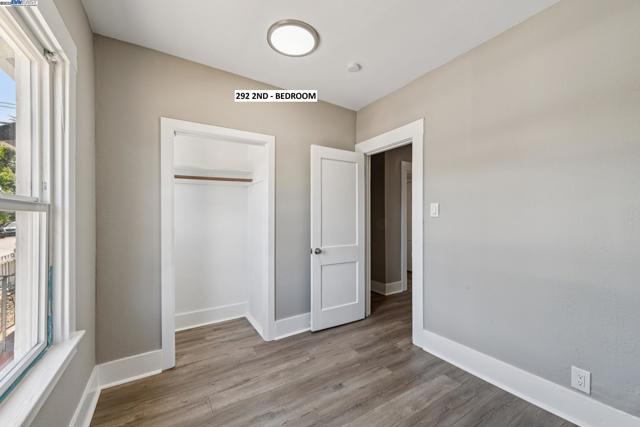 290 2Nd Ave, San Leandro CA: https://media.crmls.org/mediaz/4447109c-26c7-456b-afe6-459706c8010b.jpg