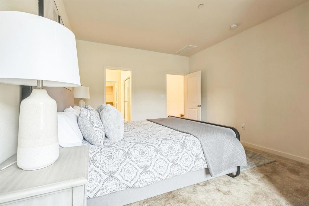885 Blackstone - photo 13