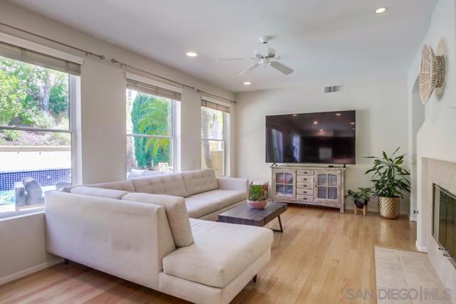 11523 Sun Ray Ct, San Diego CA: https://media.crmls.org/mediaz/4447bea2-afb3-4c02-a2b5-27d0823dcff5.jpg