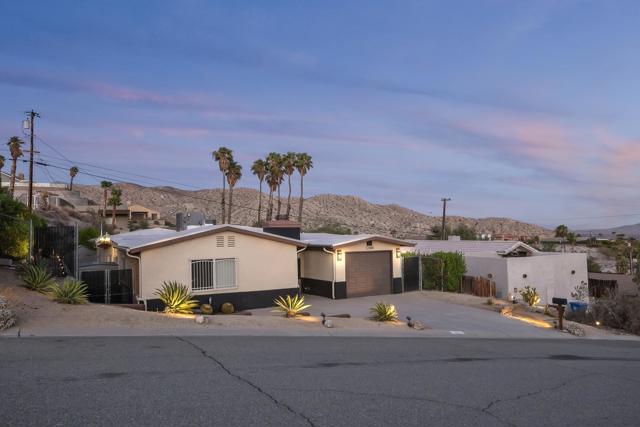 12300 Redbud Road, Desert Hot Springs CA: https://media.crmls.org/mediaz/4447eefd-66db-4bec-b82c-5044d2477c98.jpg