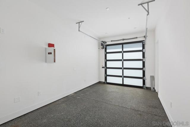 Image 36 of 43 For 744 Bonair St